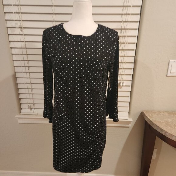 Old Navy Dresses & Skirts - Old Navy Black and Whie Polka Dot Dress. NWT. Size Medium
